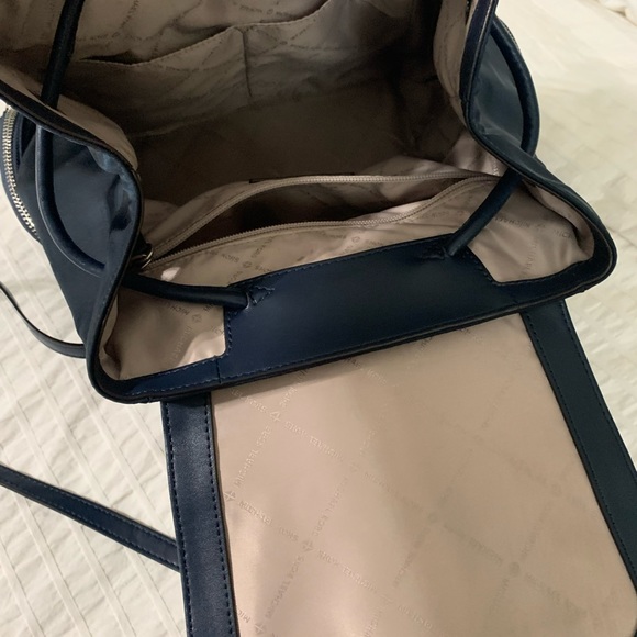 Michael Kors cargo flap backpack - Picture 7 of 9